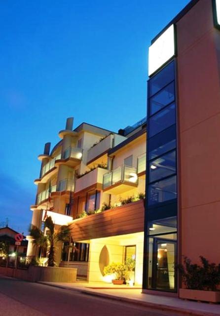 Hotel Capitol San Mauro Mare Zewnętrze zdjęcie
