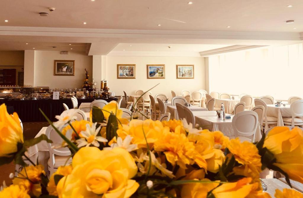 Hotel Capitol San Mauro Mare Zewnętrze zdjęcie