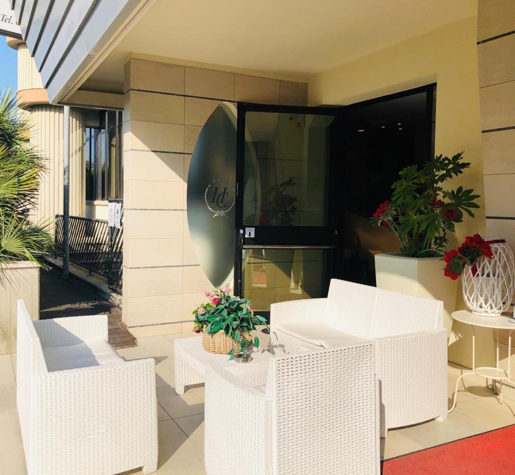 Hotel Capitol San Mauro Mare Zewnętrze zdjęcie