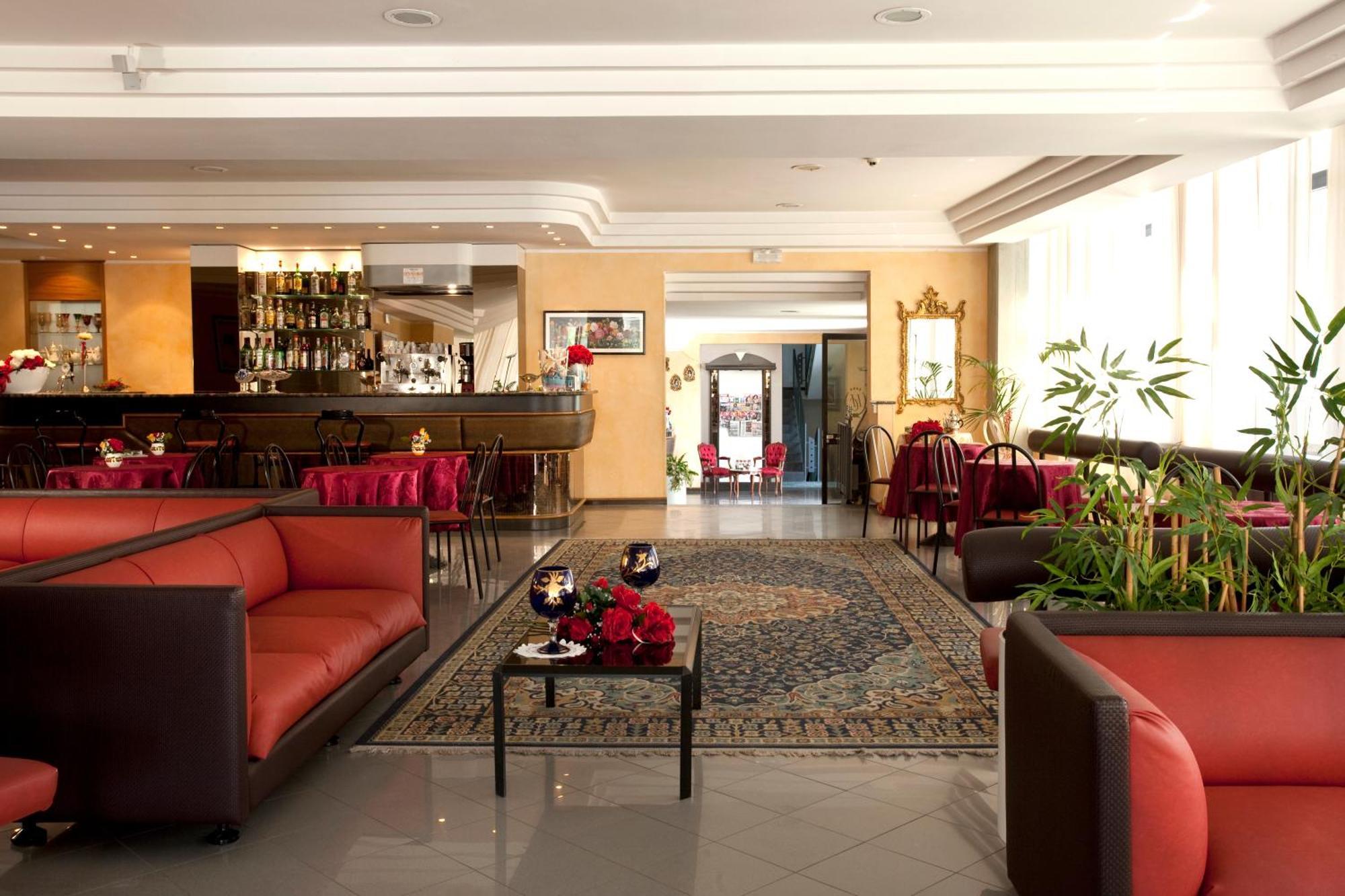 Hotel Capitol San Mauro Mare Zewnętrze zdjęcie