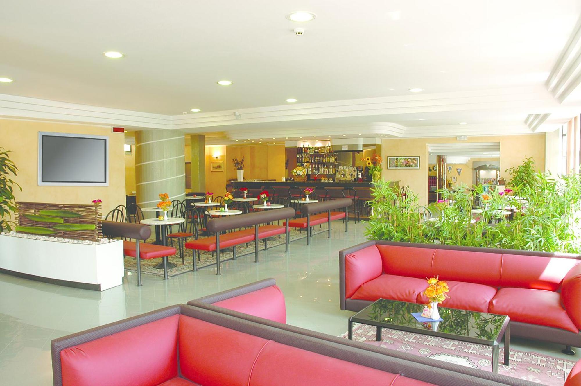 Hotel Capitol San Mauro Mare Zewnętrze zdjęcie