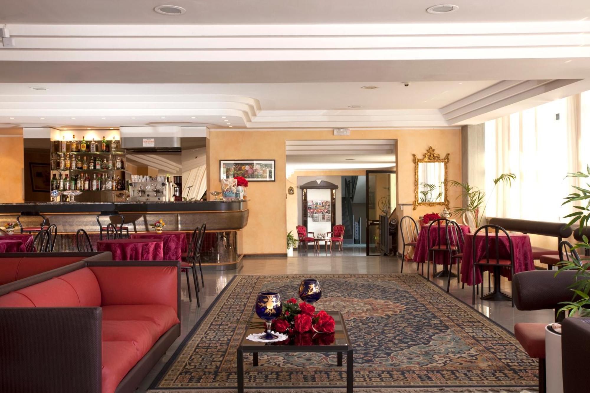 Hotel Capitol San Mauro Mare Zewnętrze zdjęcie