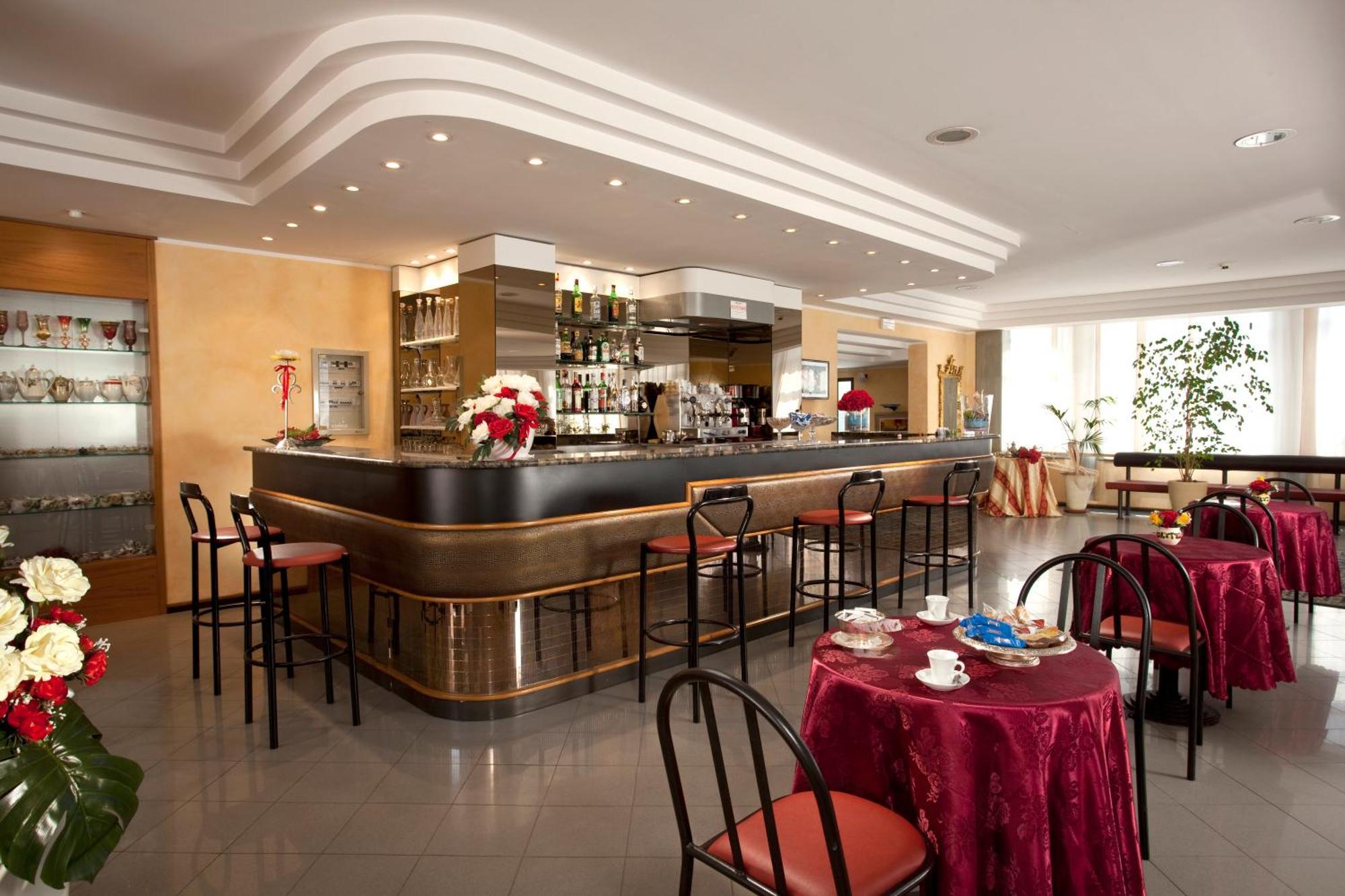 Hotel Capitol San Mauro Mare Zewnętrze zdjęcie